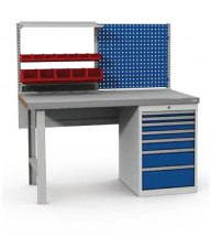 Stanowisko montażowe Table 500 C8, z pojemnikami plastikowymi, panelem narzędziowym, półką i szufladami, 1530x800mm.